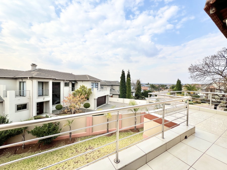 To Let 4 Bedroom Property for Rent in Stone Ridge Gauteng