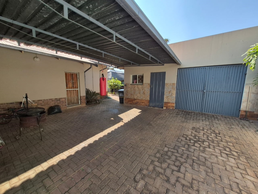 3 Bedroom Property for Sale in Villieria Gauteng