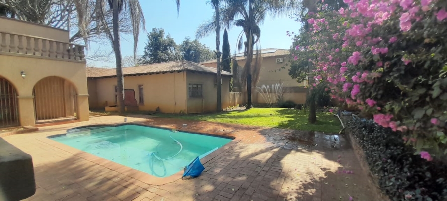 To Let 4 Bedroom Property for Rent in Waterkloof Gauteng