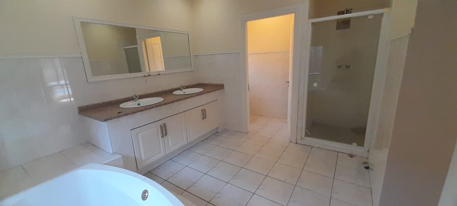 To Let 4 Bedroom Property for Rent in Waterkloof Gauteng