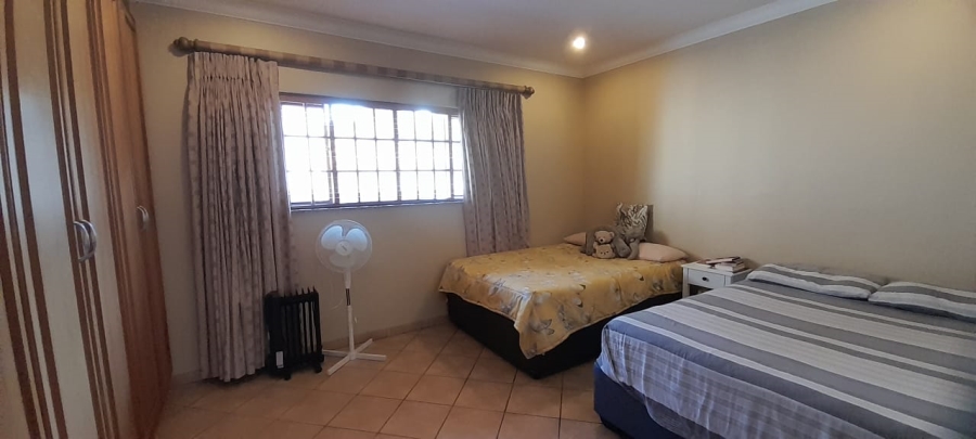 To Let 5 Bedroom Property for Rent in Waterkloof Ridge Gauteng