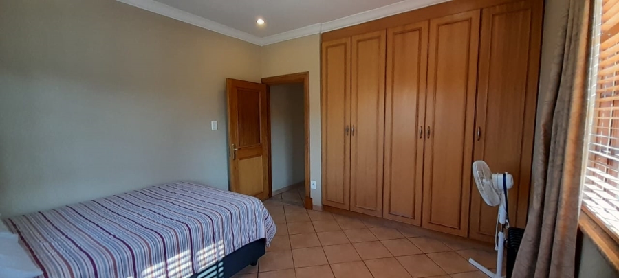 To Let 5 Bedroom Property for Rent in Waterkloof Ridge Gauteng