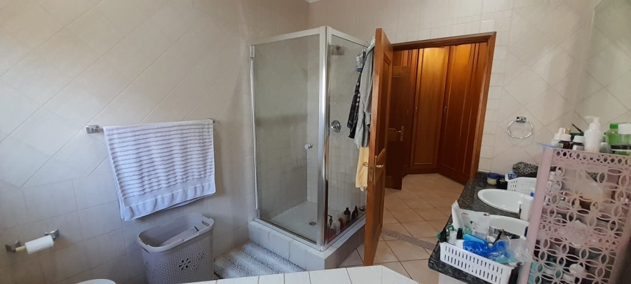 To Let 5 Bedroom Property for Rent in Waterkloof Ridge Gauteng