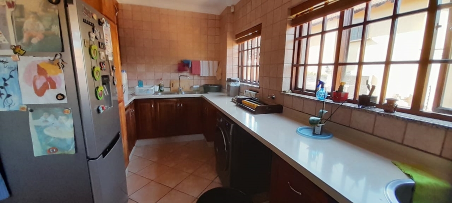 To Let 5 Bedroom Property for Rent in Waterkloof Ridge Gauteng