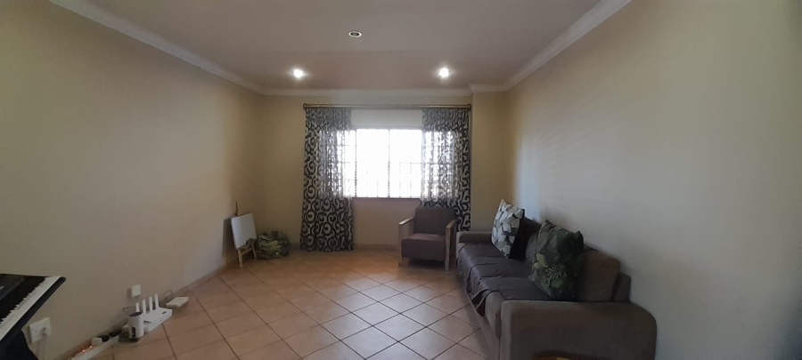 To Let 5 Bedroom Property for Rent in Waterkloof Ridge Gauteng
