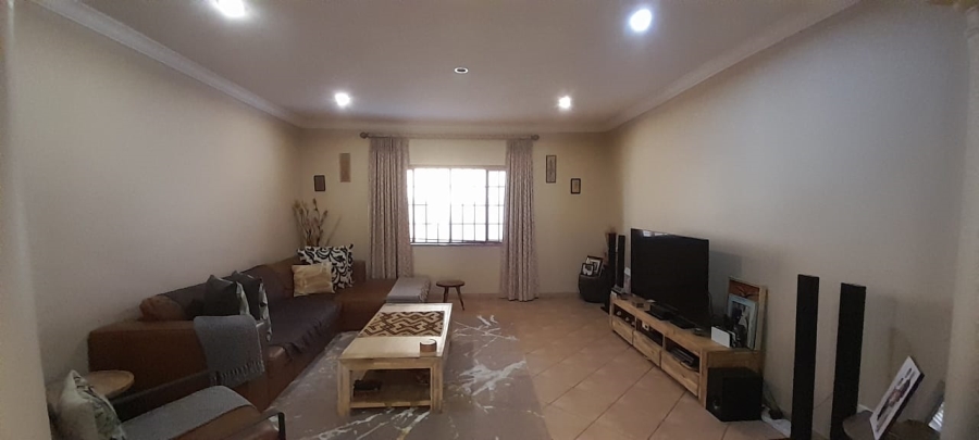 To Let 5 Bedroom Property for Rent in Waterkloof Ridge Gauteng