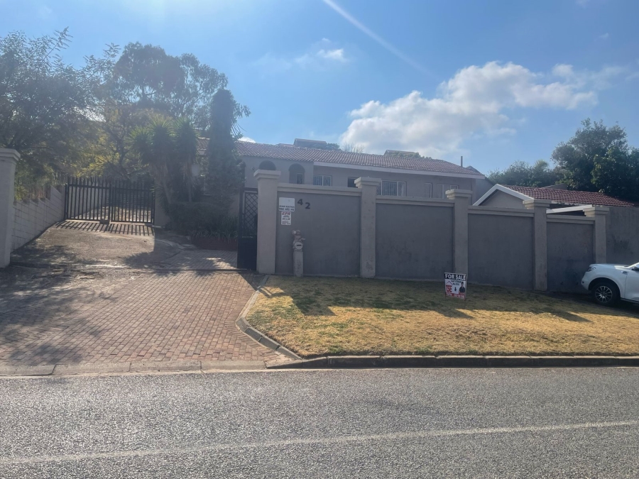 4 Bedroom Property for Sale in Kenmare Gauteng