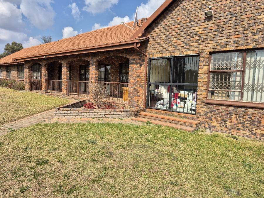 To Let 5 Bedroom Property for Rent in Randjesfontein A H Gauteng
