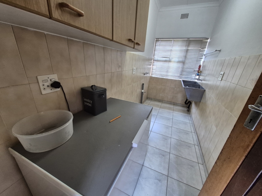 To Let 5 Bedroom Property for Rent in Randjesfontein A H Gauteng