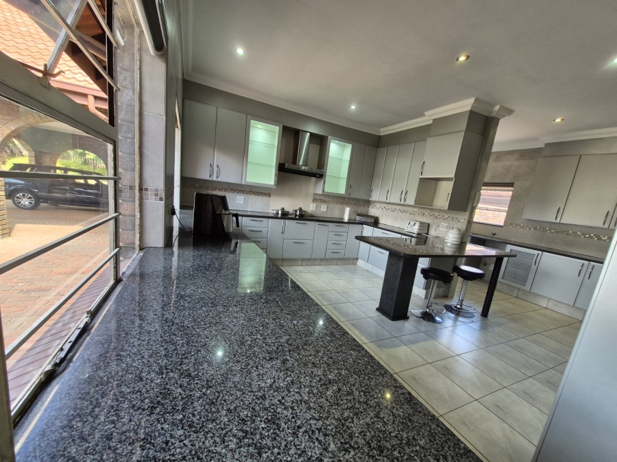 To Let 5 Bedroom Property for Rent in Randjesfontein A H Gauteng