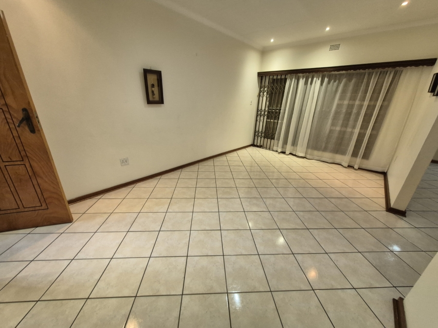To Let 5 Bedroom Property for Rent in Randjesfontein A H Gauteng