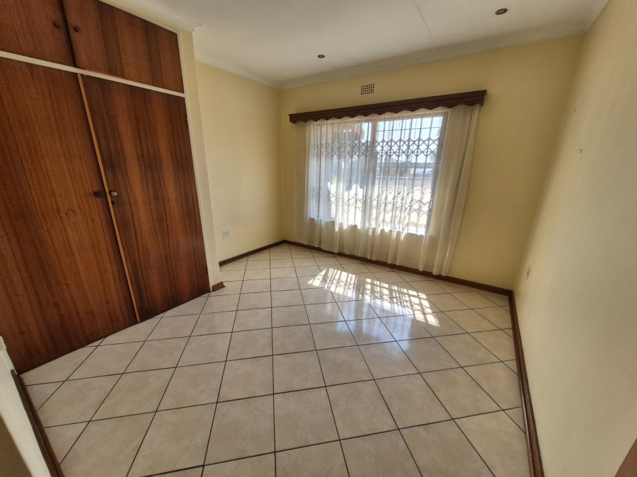 To Let 5 Bedroom Property for Rent in Randjesfontein A H Gauteng