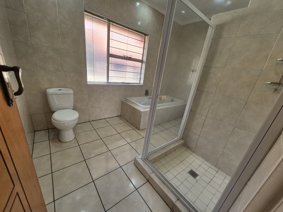 To Let 5 Bedroom Property for Rent in Randjesfontein A H Gauteng
