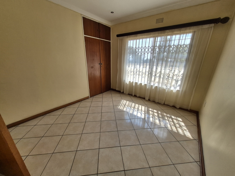 To Let 5 Bedroom Property for Rent in Randjesfontein A H Gauteng