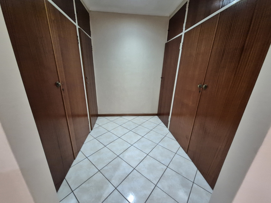 To Let 5 Bedroom Property for Rent in Randjesfontein A H Gauteng