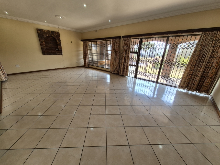 To Let 5 Bedroom Property for Rent in Randjesfontein A H Gauteng
