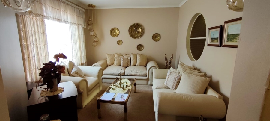 4 Bedroom Property for Sale in Greenhills Gauteng
