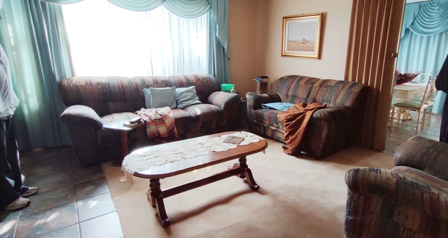 4 Bedroom Property for Sale in Greenhills Gauteng