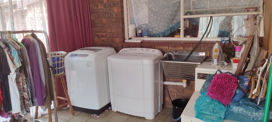 4 Bedroom Property for Sale in Greenhills Gauteng