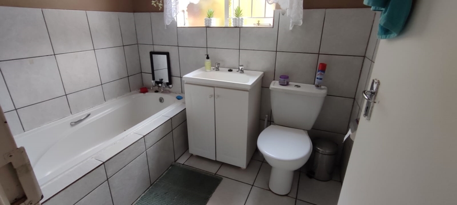 4 Bedroom Property for Sale in Greenhills Gauteng