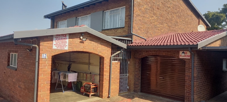 2 Bedroom Property for Sale in South Crest Gauteng