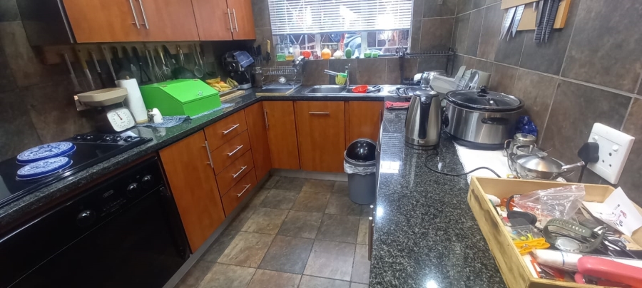 2 Bedroom Property for Sale in South Crest Gauteng