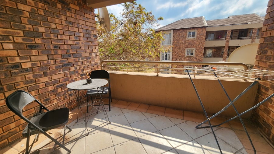 2 Bedroom Property for Sale in Die Hoewes Gauteng