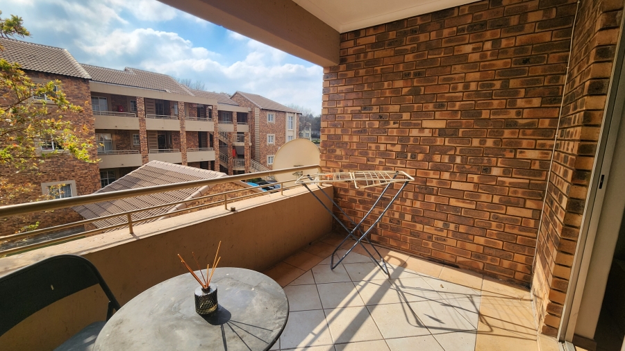 2 Bedroom Property for Sale in Die Hoewes Gauteng