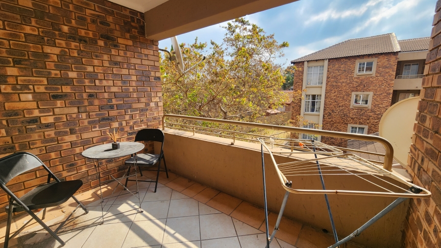 2 Bedroom Property for Sale in Die Hoewes Gauteng