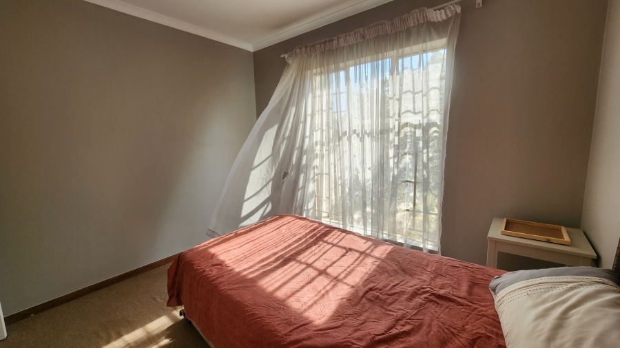 2 Bedroom Property for Sale in Die Hoewes Gauteng