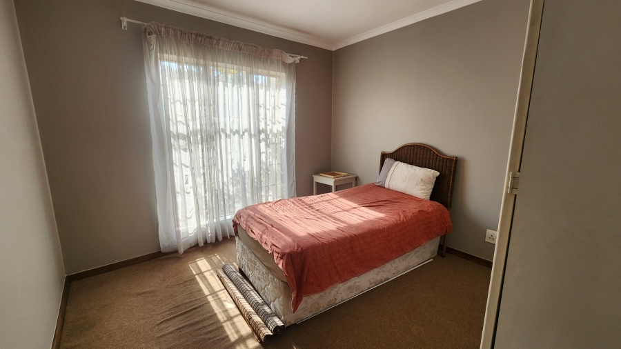 2 Bedroom Property for Sale in Die Hoewes Gauteng