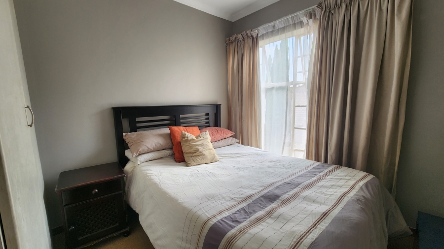 2 Bedroom Property for Sale in Die Hoewes Gauteng