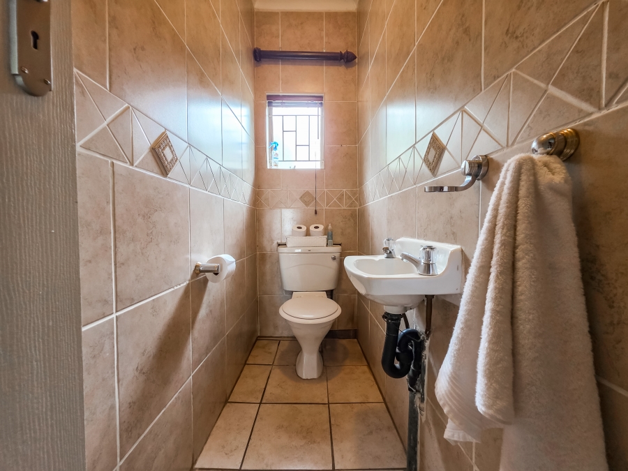 4 Bedroom Property for Sale in Moreleta Park Gauteng