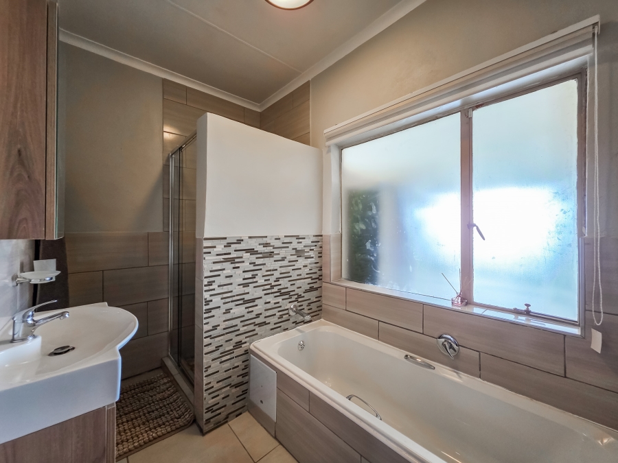 4 Bedroom Property for Sale in Moreleta Park Gauteng