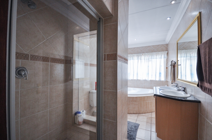 5 Bedroom Property for Sale in Menlo Park Gauteng