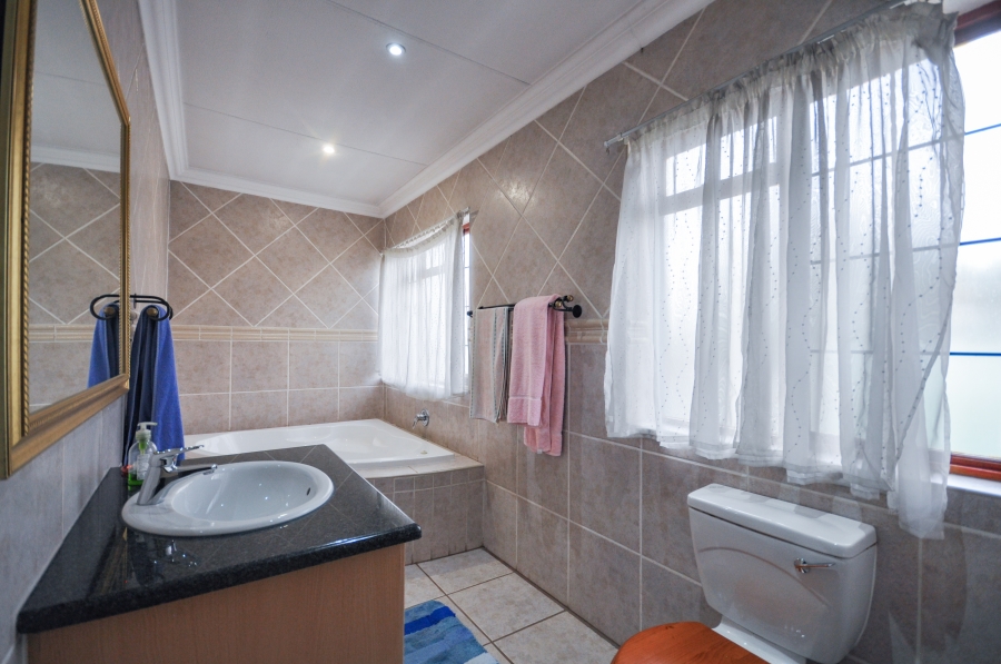 5 Bedroom Property for Sale in Menlo Park Gauteng