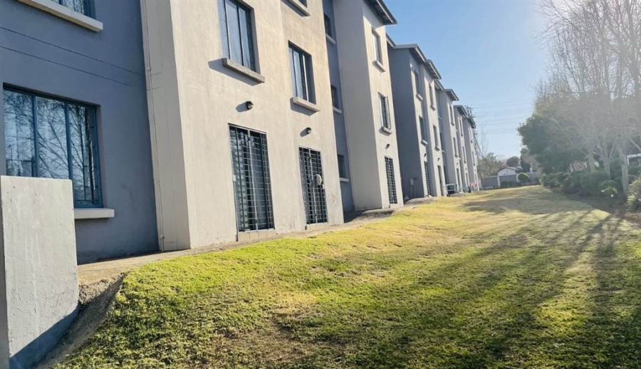 To Let 2 Bedroom Property for Rent in Noordwyk Gauteng