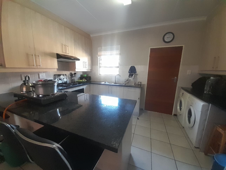 To Let 2 Bedroom Property for Rent in Wilgeheuwel Gauteng