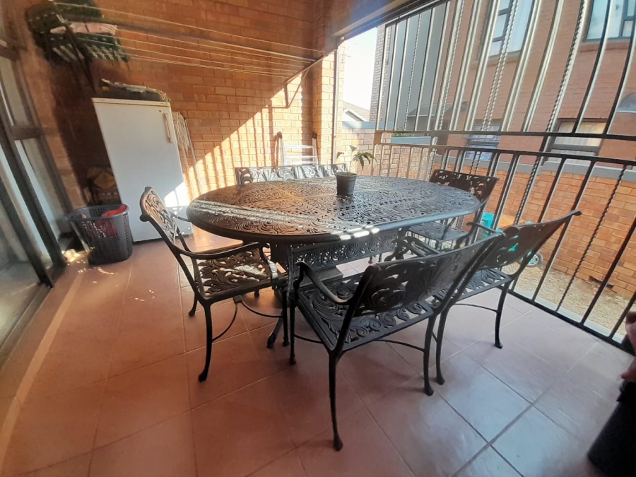 To Let 2 Bedroom Property for Rent in Wilgeheuwel Gauteng