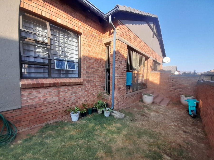 To Let 2 Bedroom Property for Rent in Wilgeheuwel Gauteng
