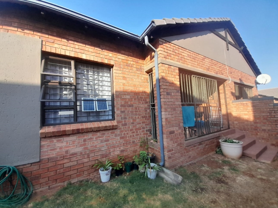 To Let 2 Bedroom Property for Rent in Wilgeheuwel Gauteng