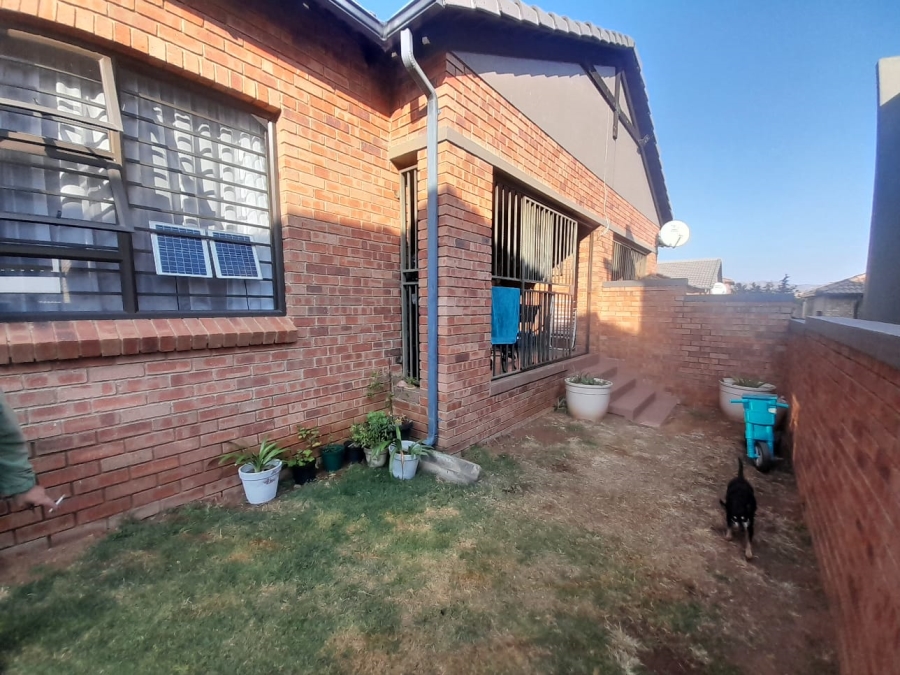 To Let 2 Bedroom Property for Rent in Wilgeheuwel Gauteng