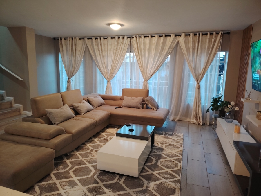 3 Bedroom Property for Sale in Wierda Park Gauteng