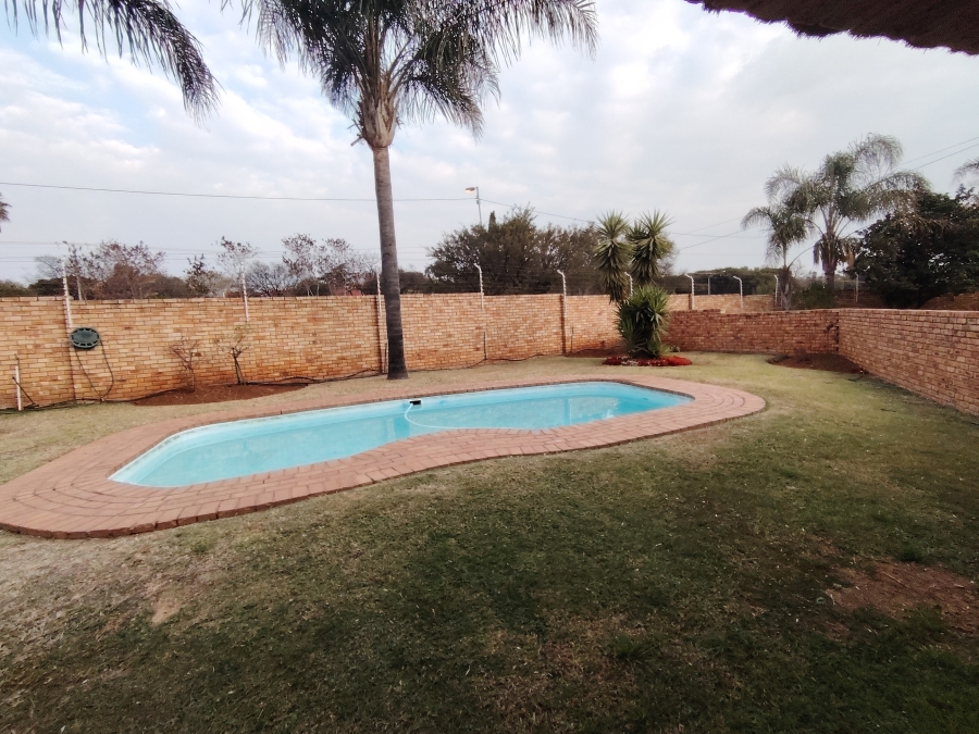 3 Bedroom Property for Sale in Wierda Park Gauteng