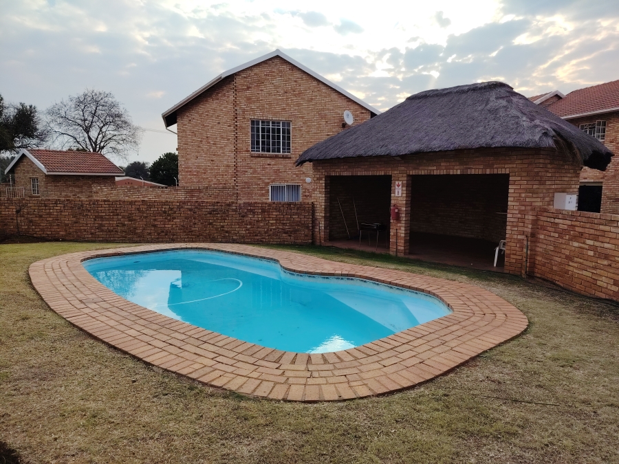 3 Bedroom Property for Sale in Wierda Park Gauteng