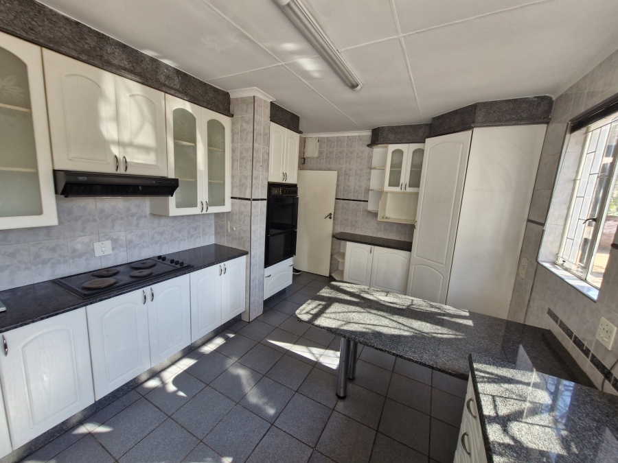 To Let commercial Property for Rent in Wierda Park Gauteng