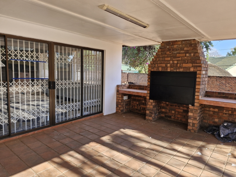 To Let commercial Property for Rent in Wierda Park Gauteng