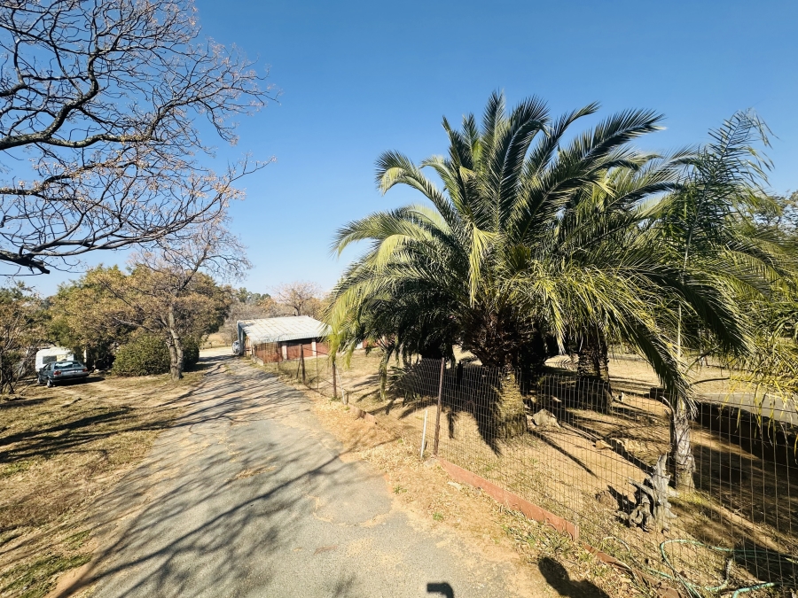 Commercial Property for Sale in Tres Jolie Gauteng