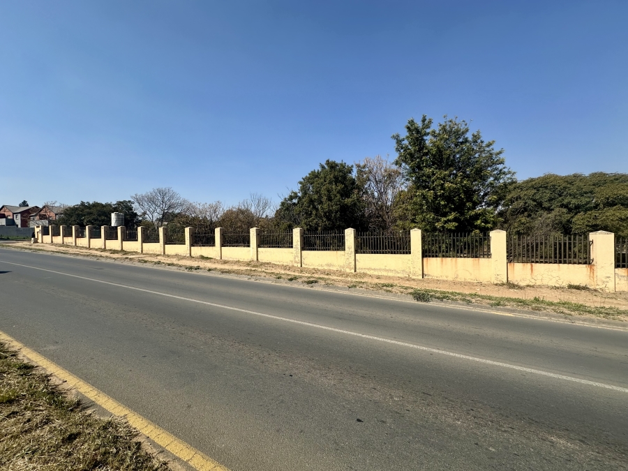 Commercial Property for Sale in Tres Jolie Gauteng