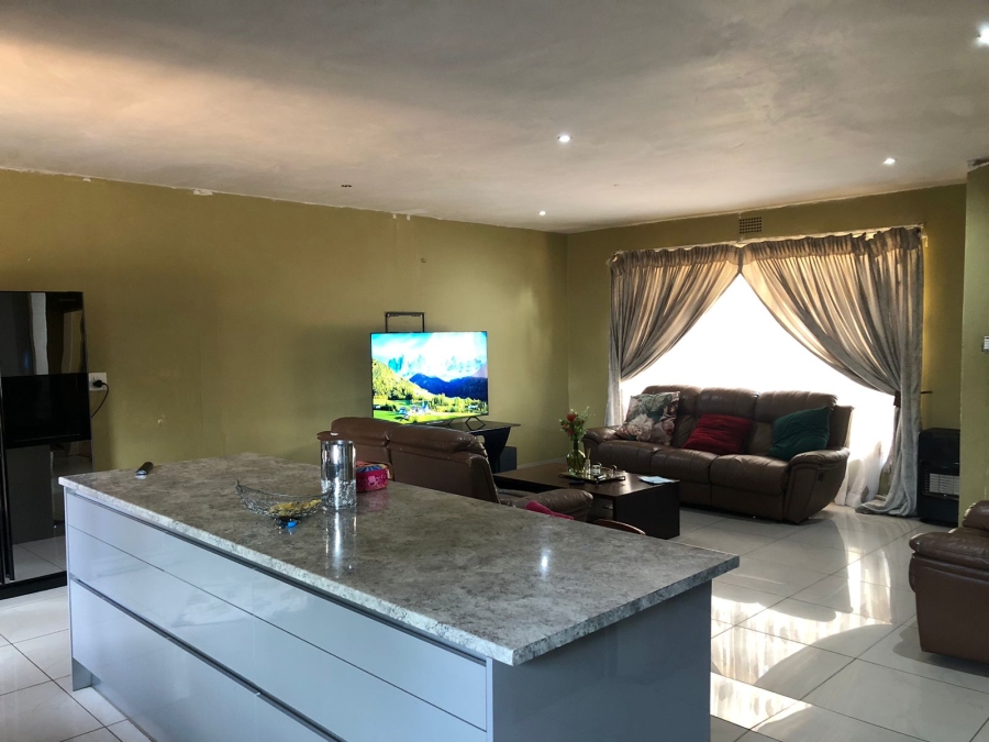 To Let 3 Bedroom Property for Rent in Three Rivers Gauteng